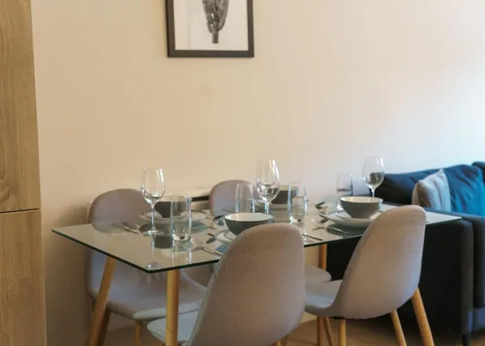 Spacious 2 Bed Apartment In Manchester Centre